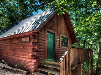 1 bedroom pet friendly cabin in Bryson City NC by Bryson City Cabin Rentals