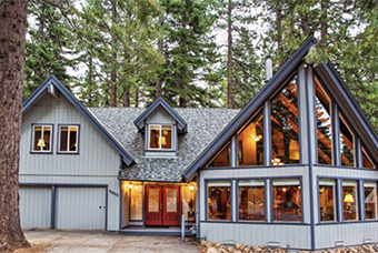 lloyds lodge 4 bedroom pet friendly cabin north lake tahoe by Agate Bay