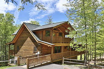 Wilderness Mountain 4 bedroom pet friendly cabin Pigeon Forge by Little Valley Mountain Resort