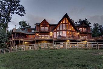 5 star lodge and stables 10 bedroom pet friendly cabin north georgia mountains by Morning Breeze Cabin Rentals