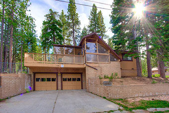 golden dust 3 bedroom pet friendly cabin south lake tahoe by Lake Tahoe Accommodations