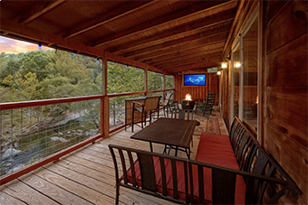 river paradise 3 bedroom pet friendly cabin in Sevierville by Cabins USA